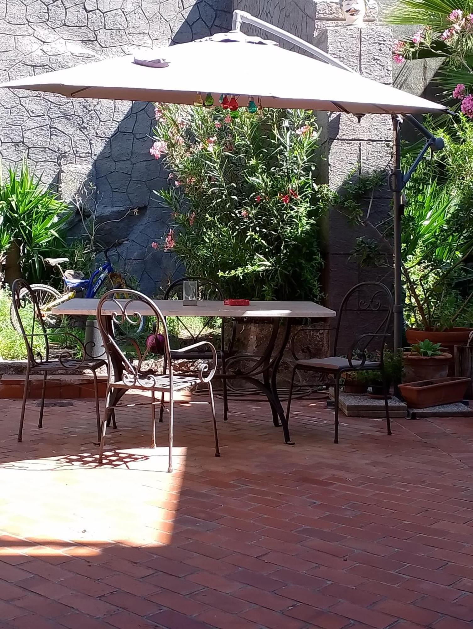 Casa Romeo Adrano Exterior foto